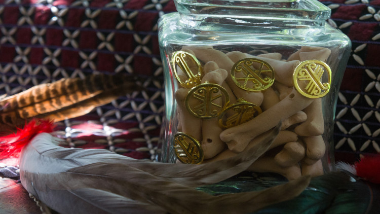 มังคลาภรณ์นฤมิต...ดีไซน์จากกระดูกไก่เป็นไปได้ไง!