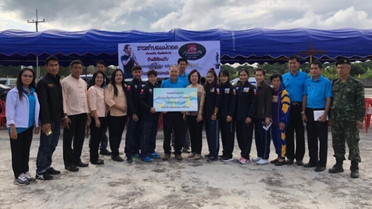 ฮีโร่ยกน้ำหนักโอลิมปิก บริจาคเงินสมทบ 'พี่ตูน'