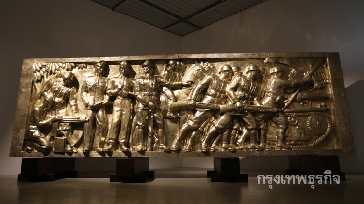 เชื่อมจุดเลือนเบื้องหลังประชาธิปไตยไทย กับศิลปะจาก Documenta