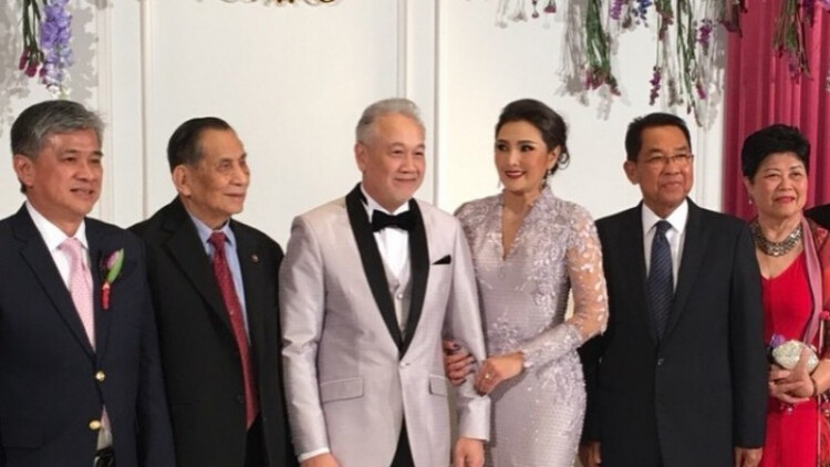 ชื่นมื่น! ฉลองวิวาห์ 'เกียรติ – จริญญา'
