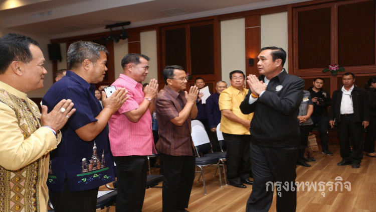 'สมศักดิ์' แทงกั๊กยก 'ก๊วนมัชฌิมา'ซบพรรคทหาร
