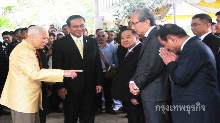 'ประยุทธ์'เปลี่ยนสถานะ แฝงนัยสืบทอดอำนาจ เตือนอย่าใช้ม.44