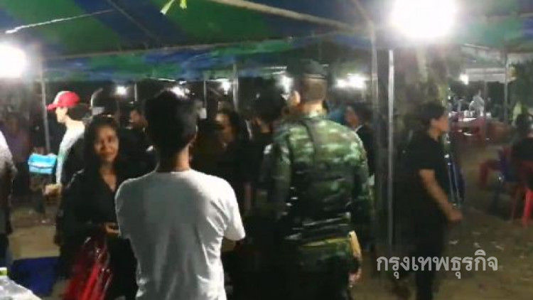 ทหารจับ 'ผู้ใหญ่บ้าน' กลางวงพนันไฮโล ผู้ว่าฯชุมพรสั่งสอบวินัย