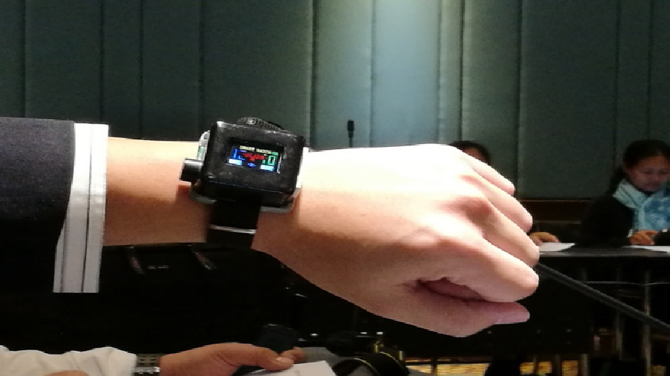 นาฬิกาเตือนก๊าซพิษ แกดเจ็ตไทยตอบอุตฯ