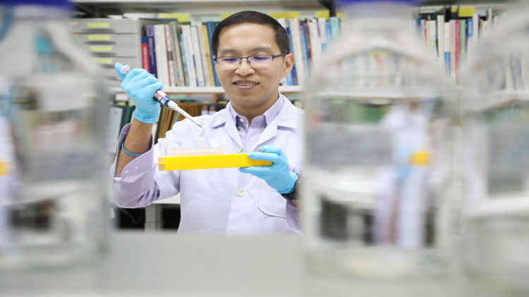 มานพ พิทักษ์ภากร  มะเร็งพันธุกรรมรู้ก่อน รักษาได้