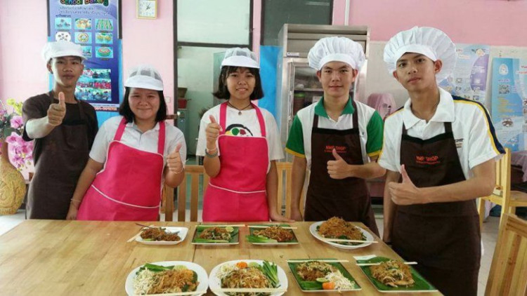 หูหนวกก็ผัดหมี่ขายจนเป็น 'เถ้าแก่น้อยผัดหมี่โคราช'