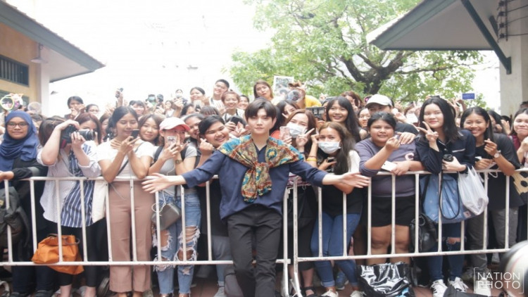 'เร็น Nu’est W' ปลื้ม! แสดงซิทคอมในไทย แฟนคลับแห่ให้กำลังใจ