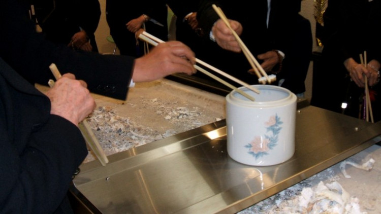 ยอดเผาศพญี่ปุ่นพุ่ง 4 เท่าใน 10 ปี