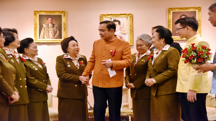 'ประยุทธ์' บ่นกับคุณหญิงแสงเดือน เจอศึกหนักเหลือเกิน