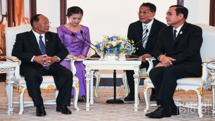 สมเด็จฯเฮง สัมริน เยี่ยมคารวะ 'ประยุทธ์' ที่ทำเนียบฯ