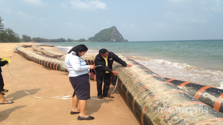 ตรวจสอบท่อประหลาดเป็น 'ท่อน้ำมันขนาดใหญ่'