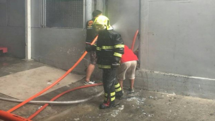 ลูกค้าแตกตื่น!ไฟไหม้ ห้างเดอะมอลล์บางแค