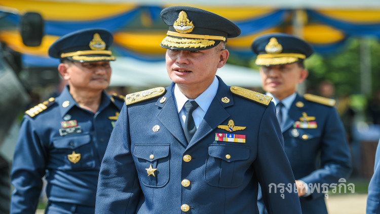 'จอม' ยันกองทัพวางตัวเป็นกลาง ไม่แทรกแซงกลไกทางการเมือง
