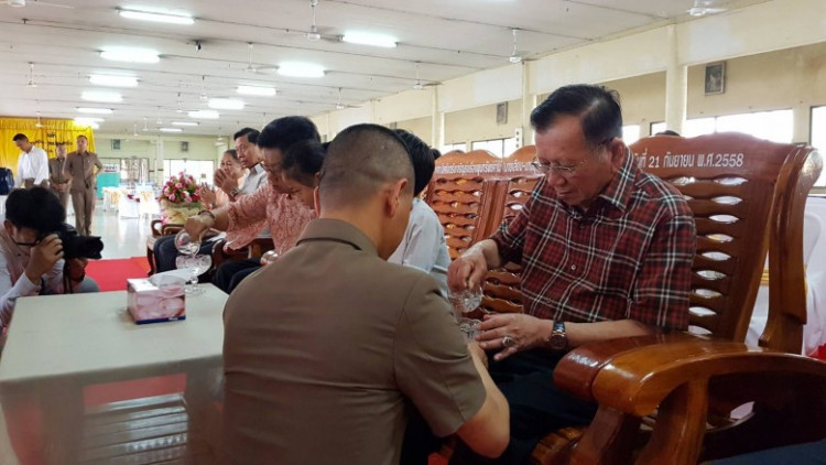 'เสนาะ' ย้ำ 'ตระกูลเทียนทอง' อยู่พท. เชื่อเลือกตั้งเลื่อน