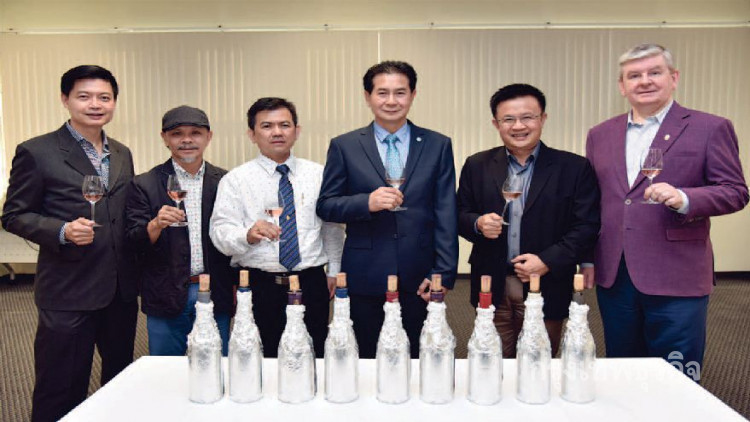 ชิมคัดเลือกไวน์บนเครื่อง ครั้งแรกในประวัติศาสตร์