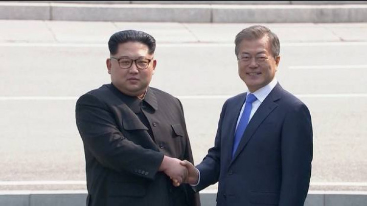 "คิม จอง อึน"เดินทางถึงหมู่บ้านปันมุนจอม