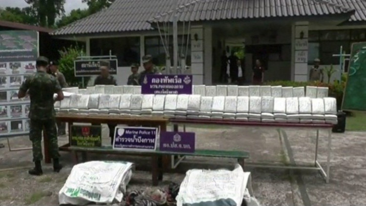 ทหารเรือบึงกาฬ ตรวจยึดกัญชาแห้งอัดแท่ง 490 กก.มูลค่า15ล้าน