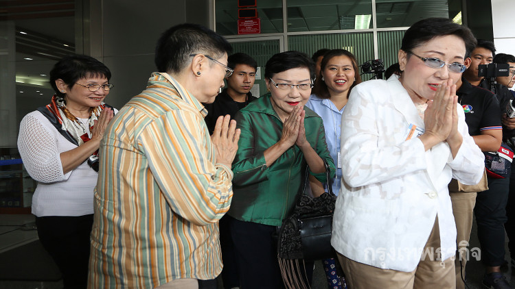 'อัศวิน' ยันรื้อตลาด แต่ไม่จ่ายชดเชย 'ป้าทุบรถ'