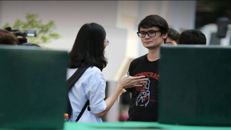 'รังสิมันต์'เจรจาขอเคลื่อนขบวนผู้ชุมนุม ไปทำเนียบแต่ไม่เป็นผล