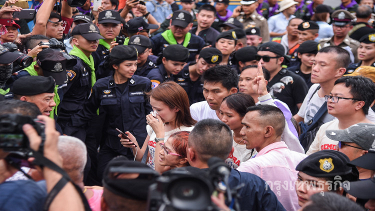 เปิดรายชื่อกลุ่มผู้ชุมนุมที่ถูกดำเนินคดีแยกสอบปากคำ 2 สน.