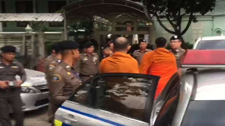 ตร.บุกวัด3ดัง นิมนต์ 'พระพรหมดิลก' ยังไม่เจอ 'พระพรหมสิทธิ'