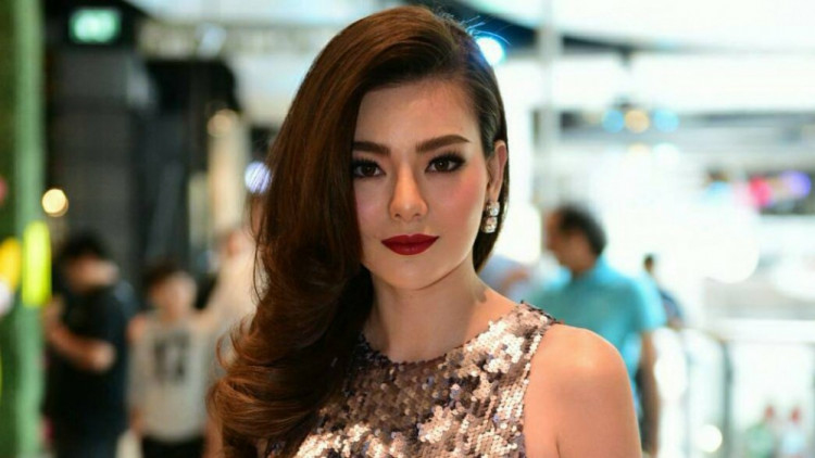 ไฮโซนักธุรกิจสาวพร้อมดาราดัง โร่แจ้งตร.ถูกแก๊งวัยรุ่นรุมทำร้าย