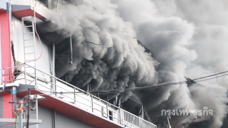 เพลิงโหม้โรงงานหมวกนิรภัย index เสียหายไม่ต่ำกว่า 10 ล้าน
