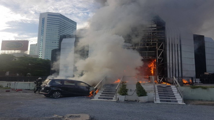 ไฟไหม้สถานบันเทิง 'แอพอารีน่าผับ' ย่านอาร์ซีเอ !