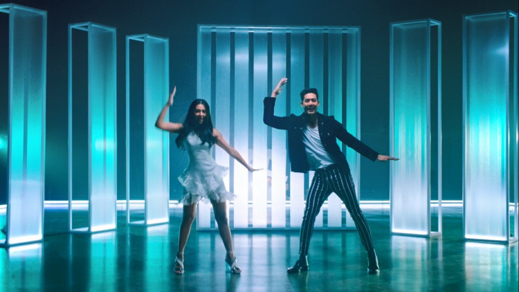 'เวียร์-เบลล่า' โชว์สเต็ปแดนซ์สนั่นโซเชียล