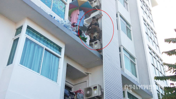 มอบรางวัล 'ร.ต.อ.วายุ' ใจเด็ดปีนตึก5ชั้น ช่วยหญิงท้องแก่คอนโดฯไฟไหม้
