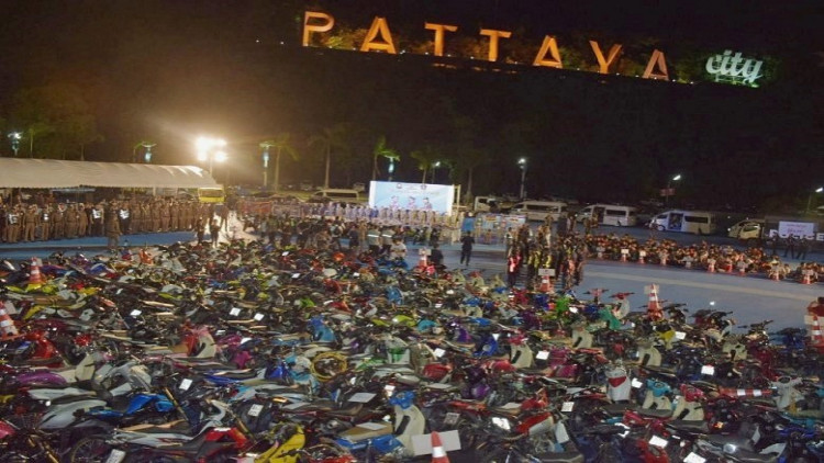 ลุยจับเด็กแว้นทั่วเมืองชลบุรี ยึดจยย.ซิ่ง 186 คัน