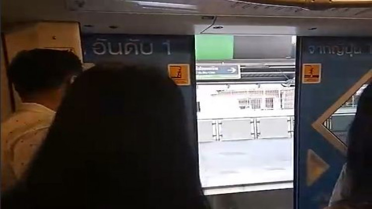 'บีทีเอส' แจงเหตุบานประตูเปิด ขณะรถขบวนฯ14เคลื่อนออกจากสถานี