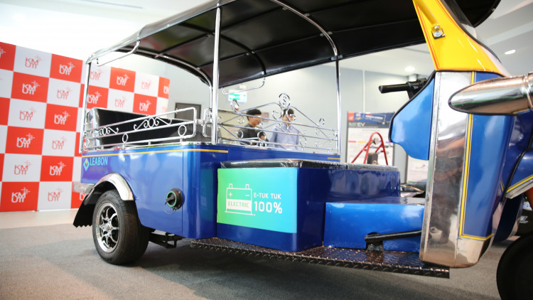 ตุ๊กตุ๊กไฟฟ้า เติมนวัตกรรมญี่ปุ่น