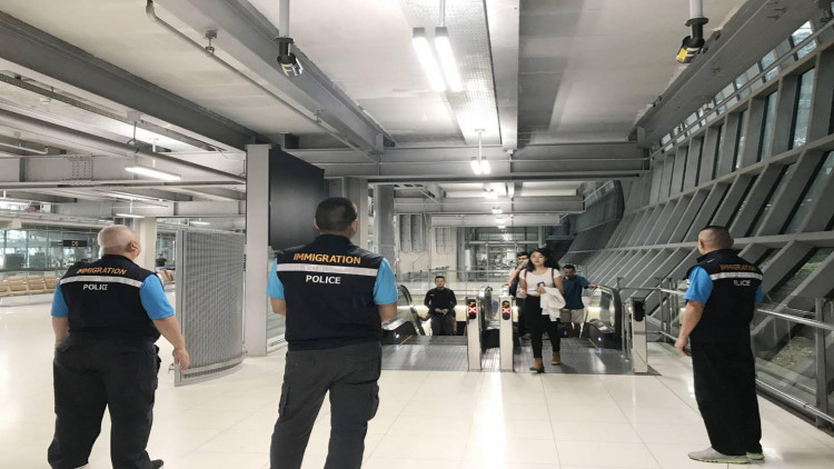 สตม.เข้ม! สกัด ‘หิ้วแบรนด์เนม-พรีออเดอร์’ หนีภาษี