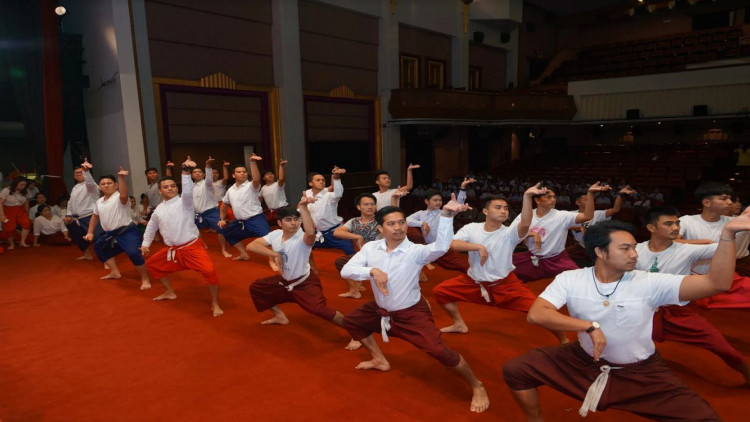 ศิลปิน-นักแสดง ร่วมพิธีไหว้ครูและครอบครูโขน-ละคอน ประจำปี 2561