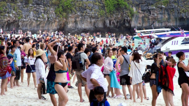 ชาวจีนเที่ยวนอกเพิ่มเกือบ 30 เท่าช่วงสองทศวรรษ