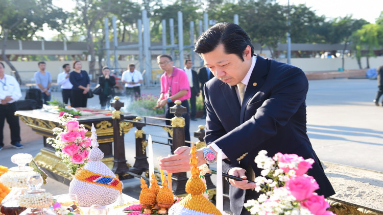 'ศุภชัย'นำทีมบิ้กซีพี บวงสรวง ร.5 ก่อนยื่นซองชิงไฮสปีด