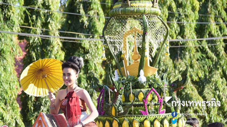 นิสิตมมส จัดขบวนแห่ลอยกระทง สวยงามสืบสานประเพณี