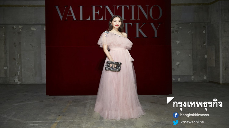 'มิว นิษฐา' ท็อปฟอร์ม! สวย สง่า นั่งฟรอนต์โรว์