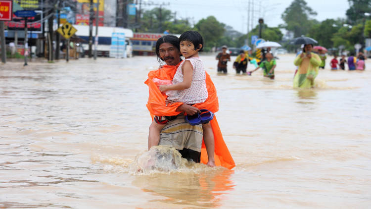 น้ำท่วมจังหวัดตรังขยายวงกว้าง 5 อำเภอ