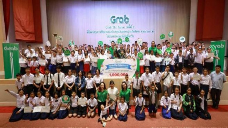 ให้บุตรหลานพาร์ทเนอร์ผู้ขับขี่ มอบทุนฯล้านที่ 2 'Grab the Future'