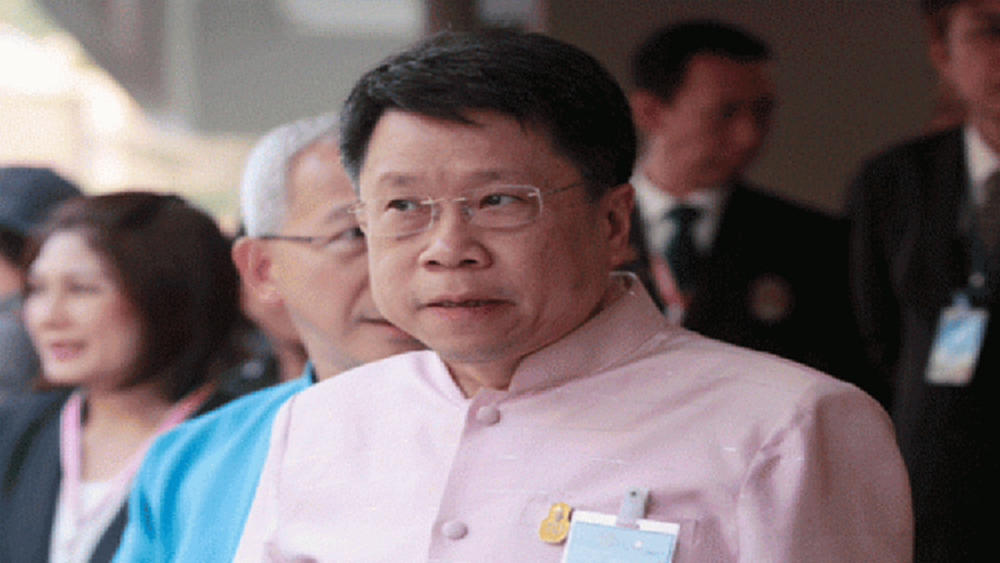 ลั่นไม่ควรนำเรื่องเครื่องแบบมาเป็นประเด็นการศึกษา 