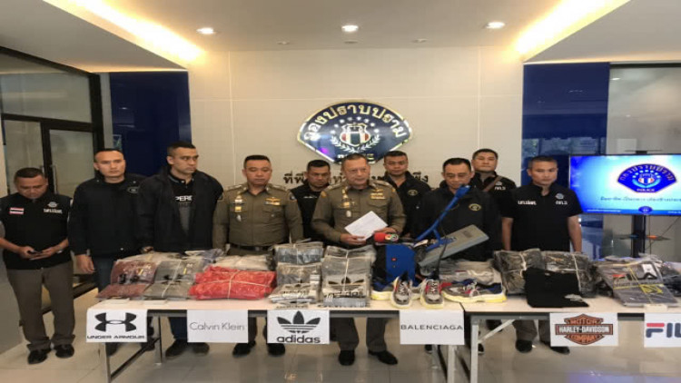 กองปราบบุกทลาย โกดังสินค้าละเมิดลิขสิทธิ์ มูลค่า 16 ล้านบาท