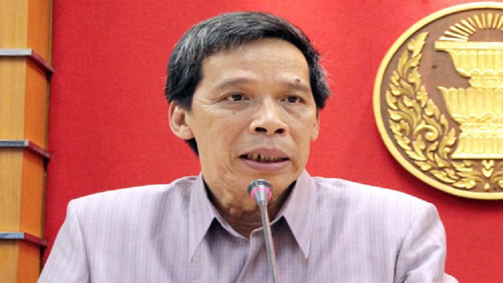 'แก้วสรร' ออกบทความ 'ทูลกระหม่อมนายกฯ'