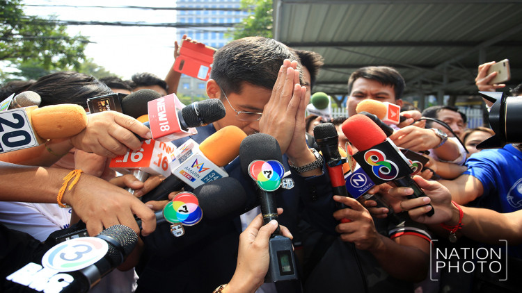 'ปรีชาพล' ยกมือไหว้ท่วมหัว ขอน้อมรับพระราชโองการ ประกาศลุยเลือกตั้งต่อ