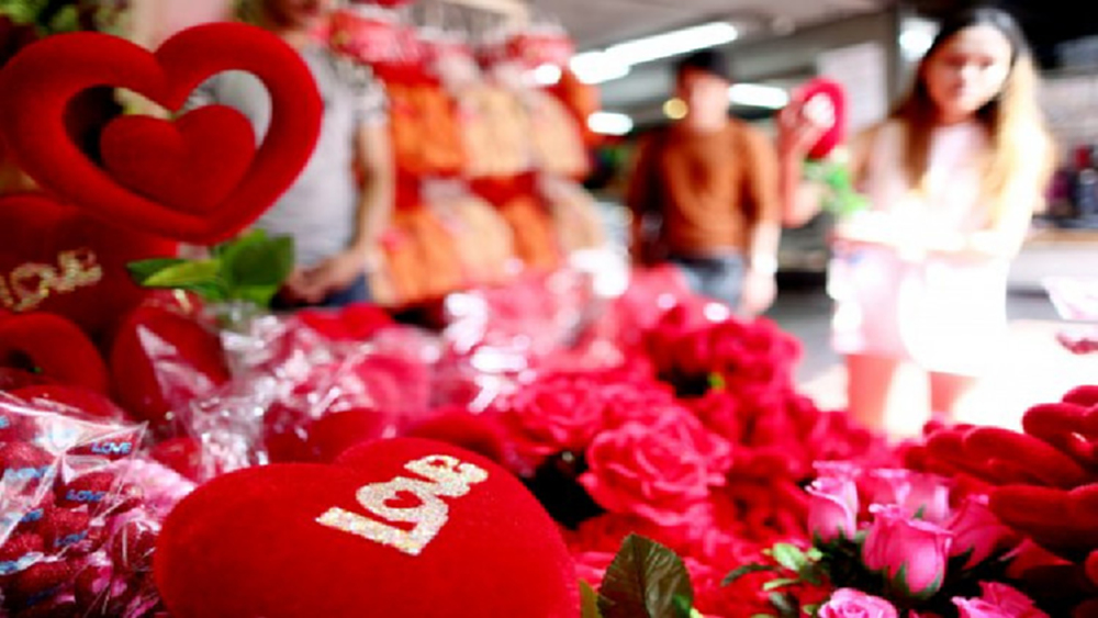 โพลชี้ 'วันวาเลนไทน์' วัยรุ่น 71% อยากบอกรักพ่อแม่มากสุด 