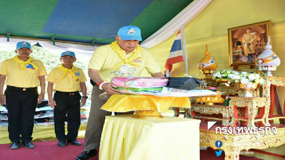 'สมเด็จพระเจ้าอยู่หัว' พระราชทานเงินสร้างบ้านแก่ครอบครัว 'ชาวเลมอแกน' 