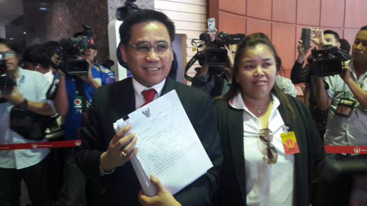 ทษช.ส่งหลักฐานสู้คดียุบพรรค 8 ประเด็น