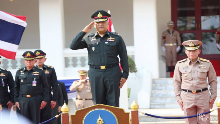 ผบ.ทสส. กำชับ 'ทหาร-ครอบครัว' วางตัวเป็นกลางทางการเมือง