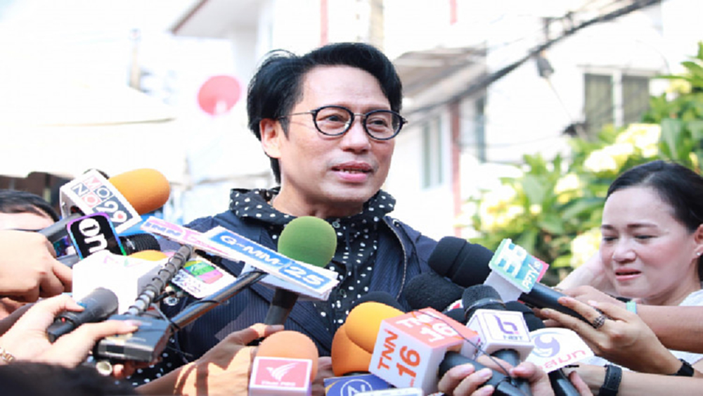 'เบิร์ด ธงไชย' ออกมาใช้สิทธิเลือกตั้ง เผยอยากได้รัฐบาลที่ใจกว้าง